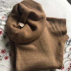 Banana republic short sleeve sweater.